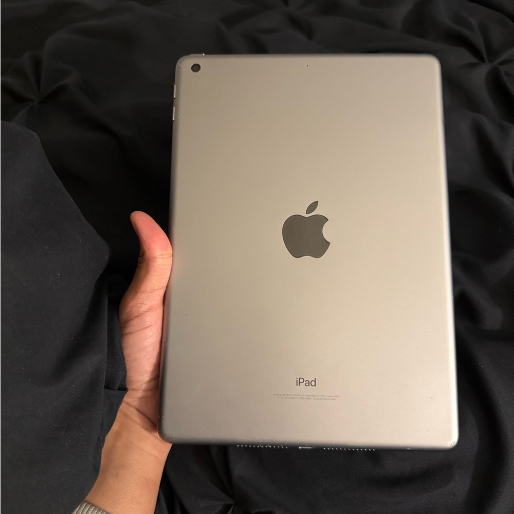 Apple iPad > 6th generation 128 gb